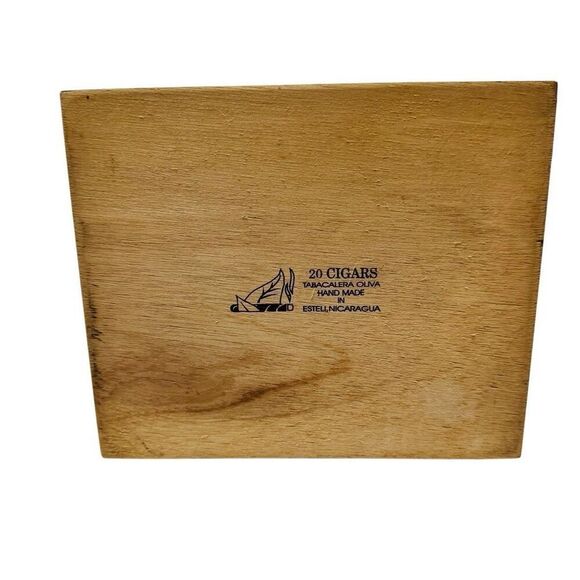 Republica De Nicaragua  Black Empty Cigar Wooden Box - Picture 2 of 6